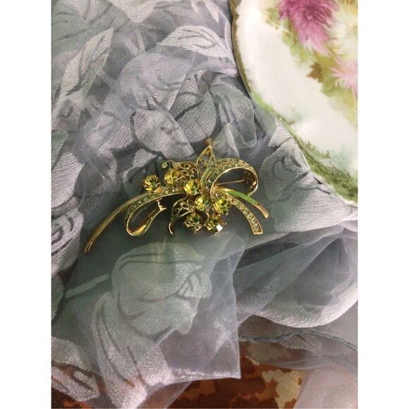 Beautiful Citrine & Clear Rhinestone Brooch Pin Gold, Yellow, Clear - Picture 2 of 12